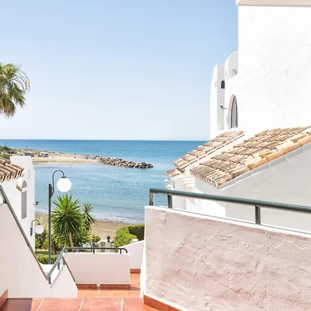 Front Sea View Penthouse شقة *